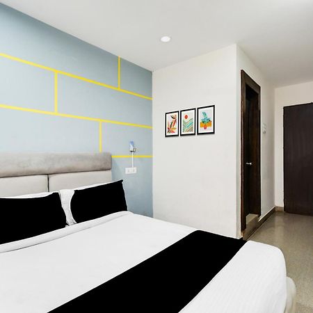 Super Townhouse Madhapur 100 Feet Road Formerly Jkc Grand Hyderabad Exterior photo