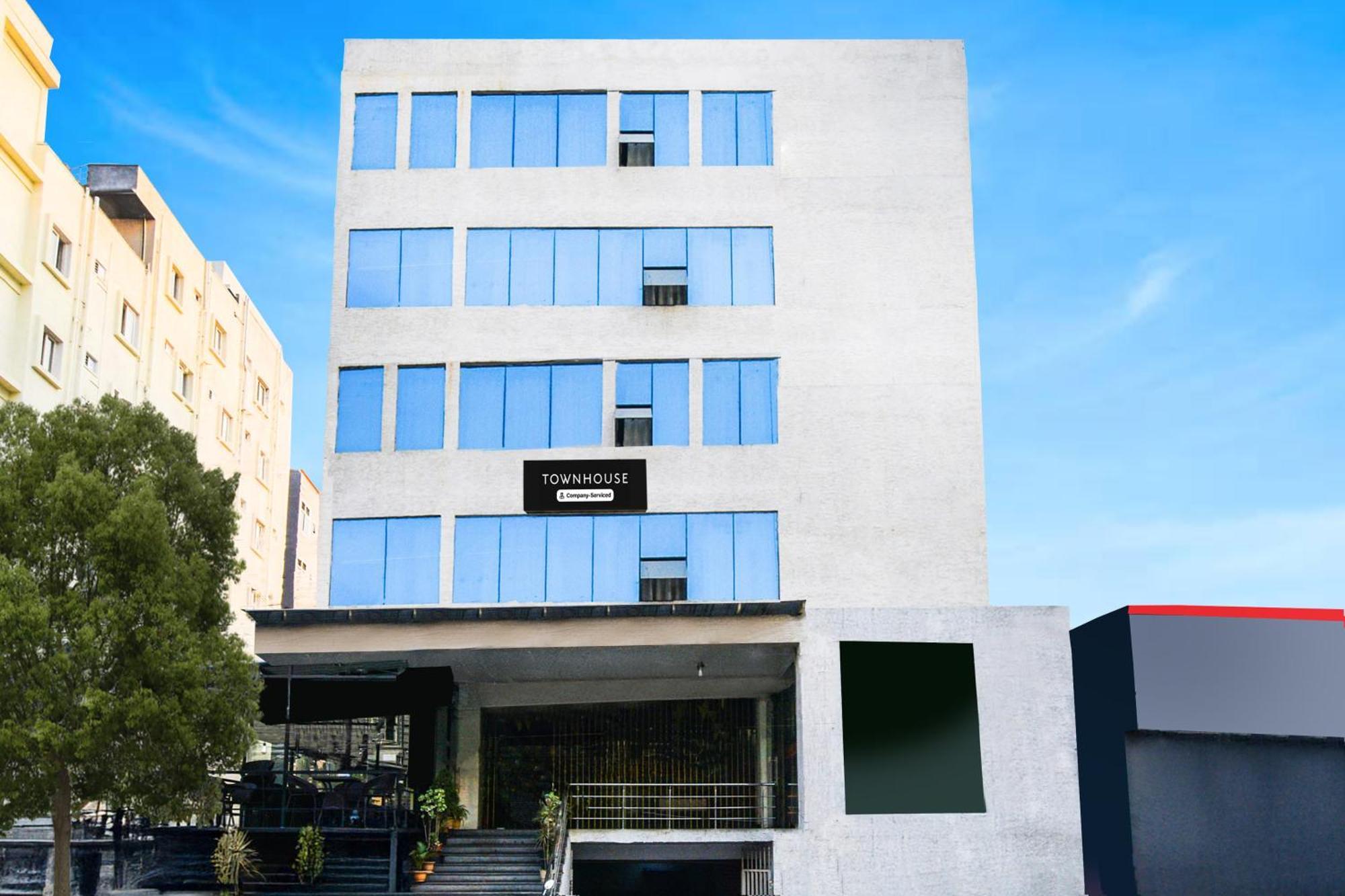Super Townhouse Madhapur 100 Feet Road Formerly Jkc Grand Hyderabad Exterior photo