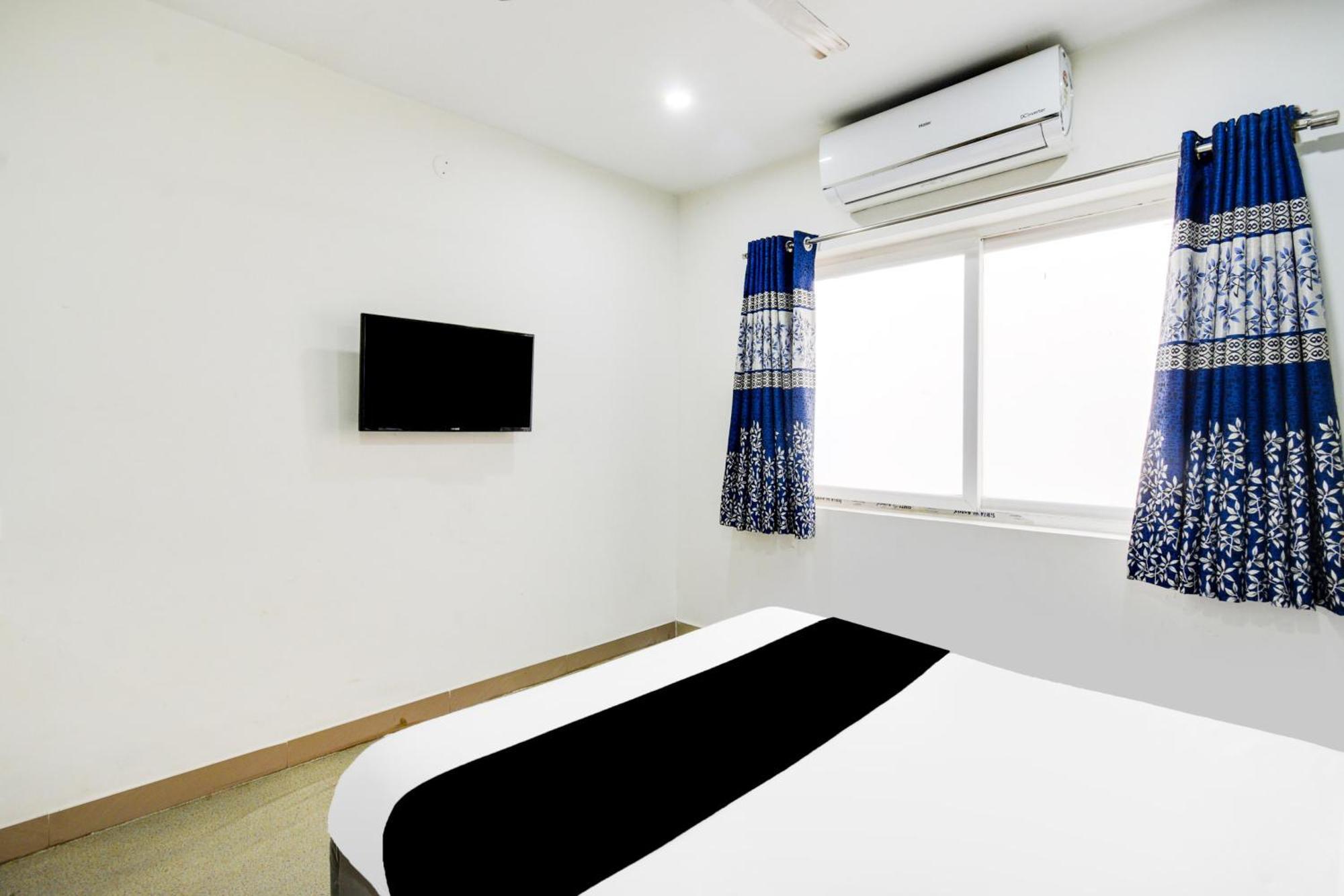 Super Townhouse Madhapur 100 Feet Road Formerly Jkc Grand Hyderabad Exterior photo