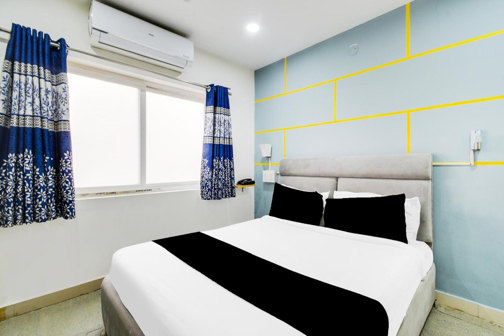 Super Townhouse Madhapur 100 Feet Road Formerly Jkc Grand Hyderabad Exterior photo